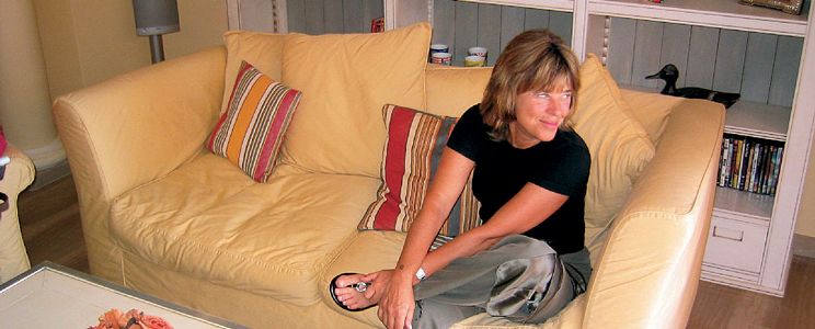 Suzi Quatro relaxing at home